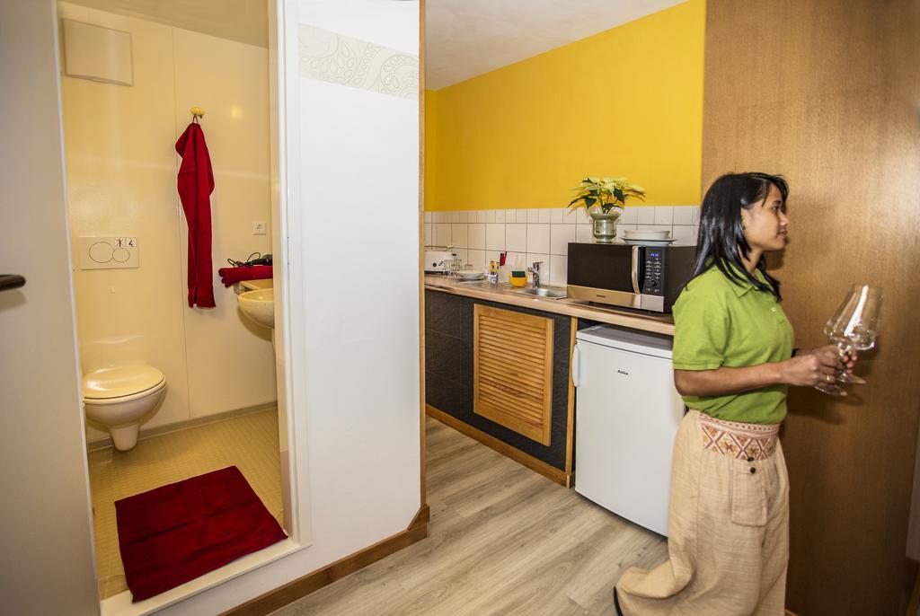Boardinghouse Remchingen Baan Arun Apartamento Exterior foto