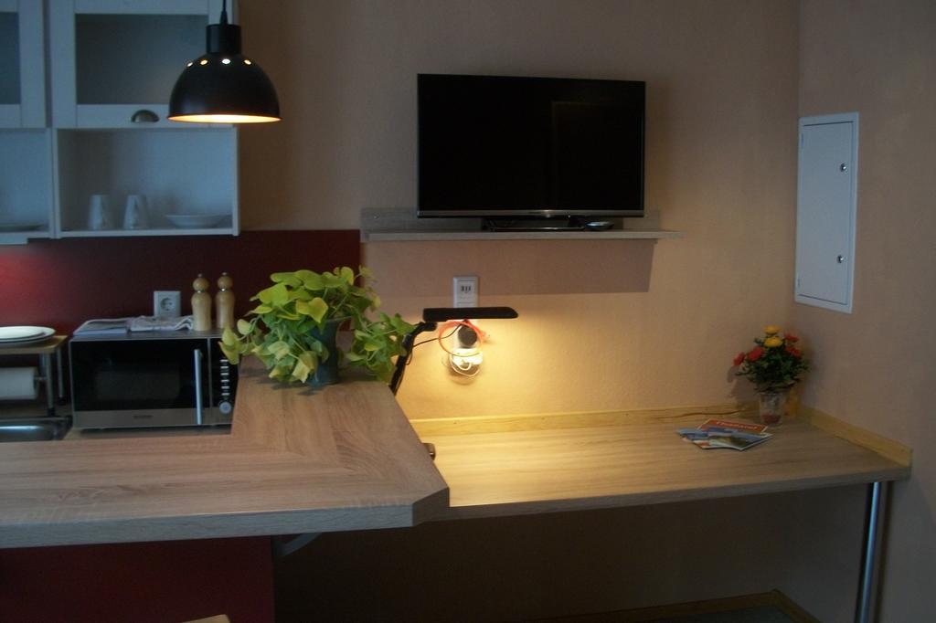 Boardinghouse Remchingen Baan Arun Apartamento Exterior foto